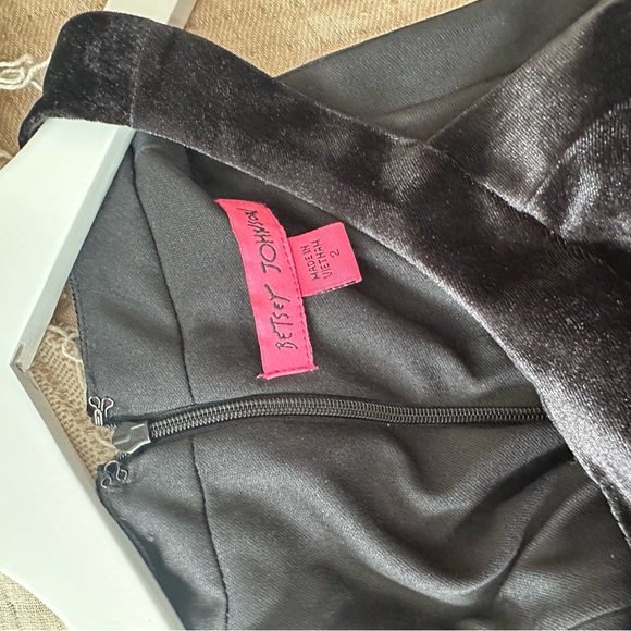 Betsey Johnson Velvet Dress. - Picture 3 of 3